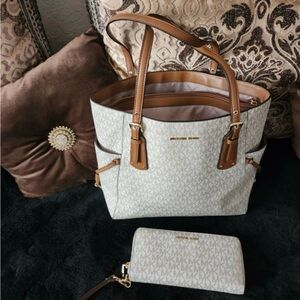 Michael Kors White and Tan Women's Tote Bag and Wallet Set